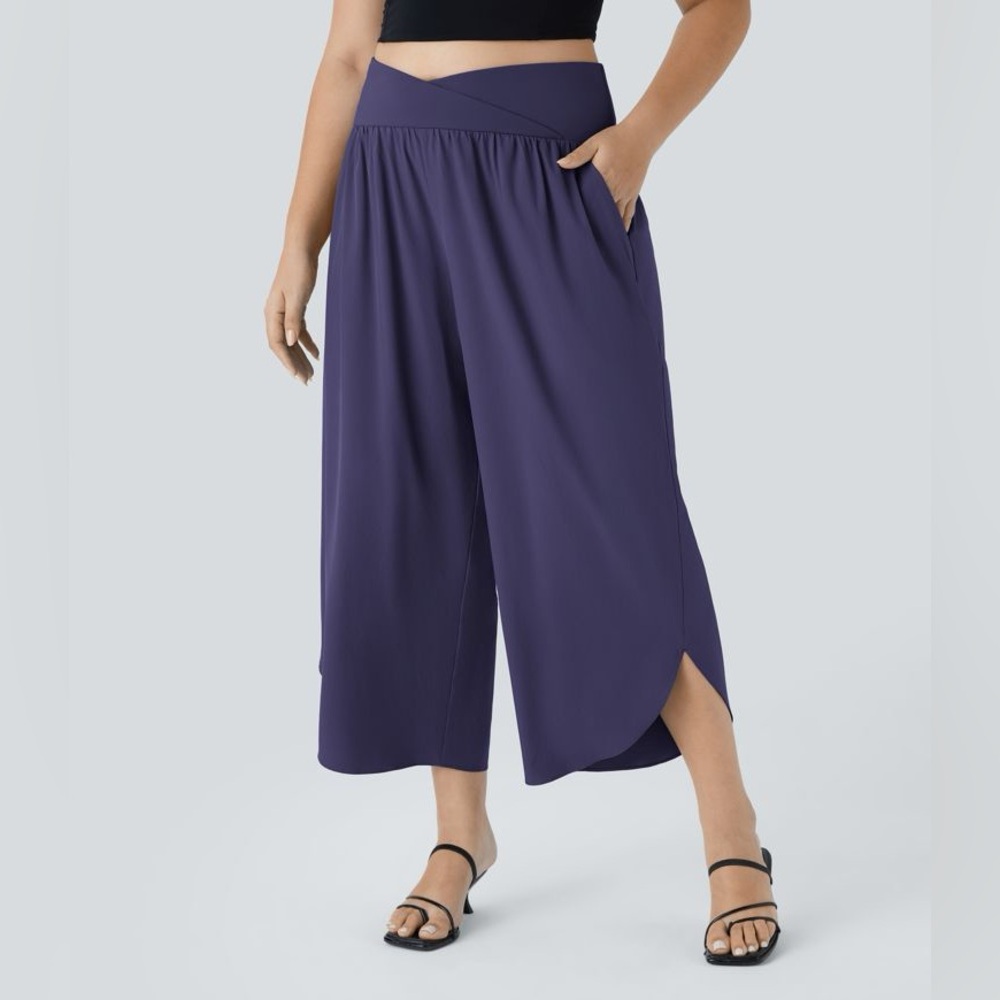HALARA Navy Ankle Cropped Pants